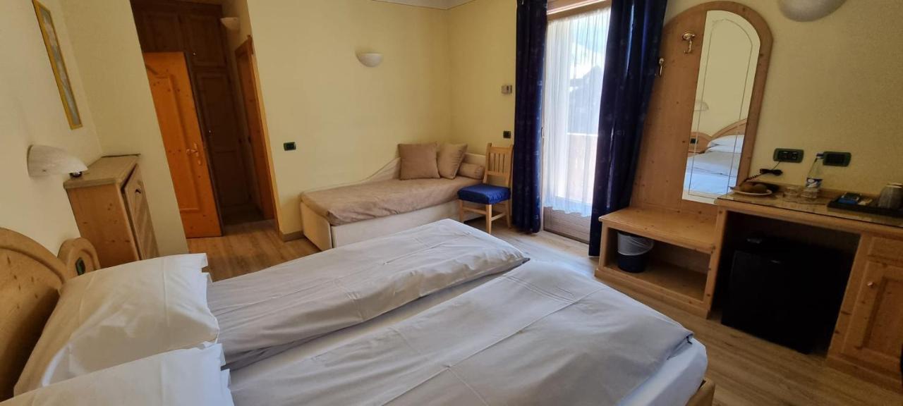 Hotel "La Suisse" 利维尼奥 外观 照片