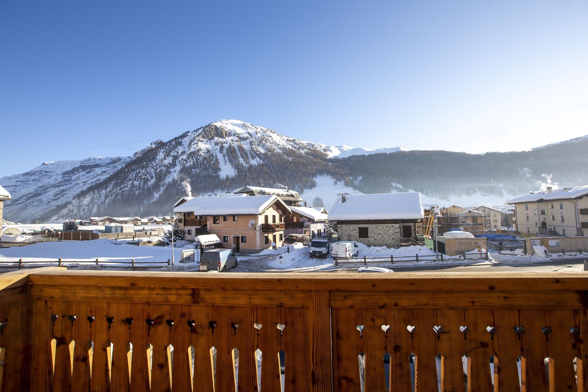 Hotel "La Suisse" 利维尼奥 外观 照片